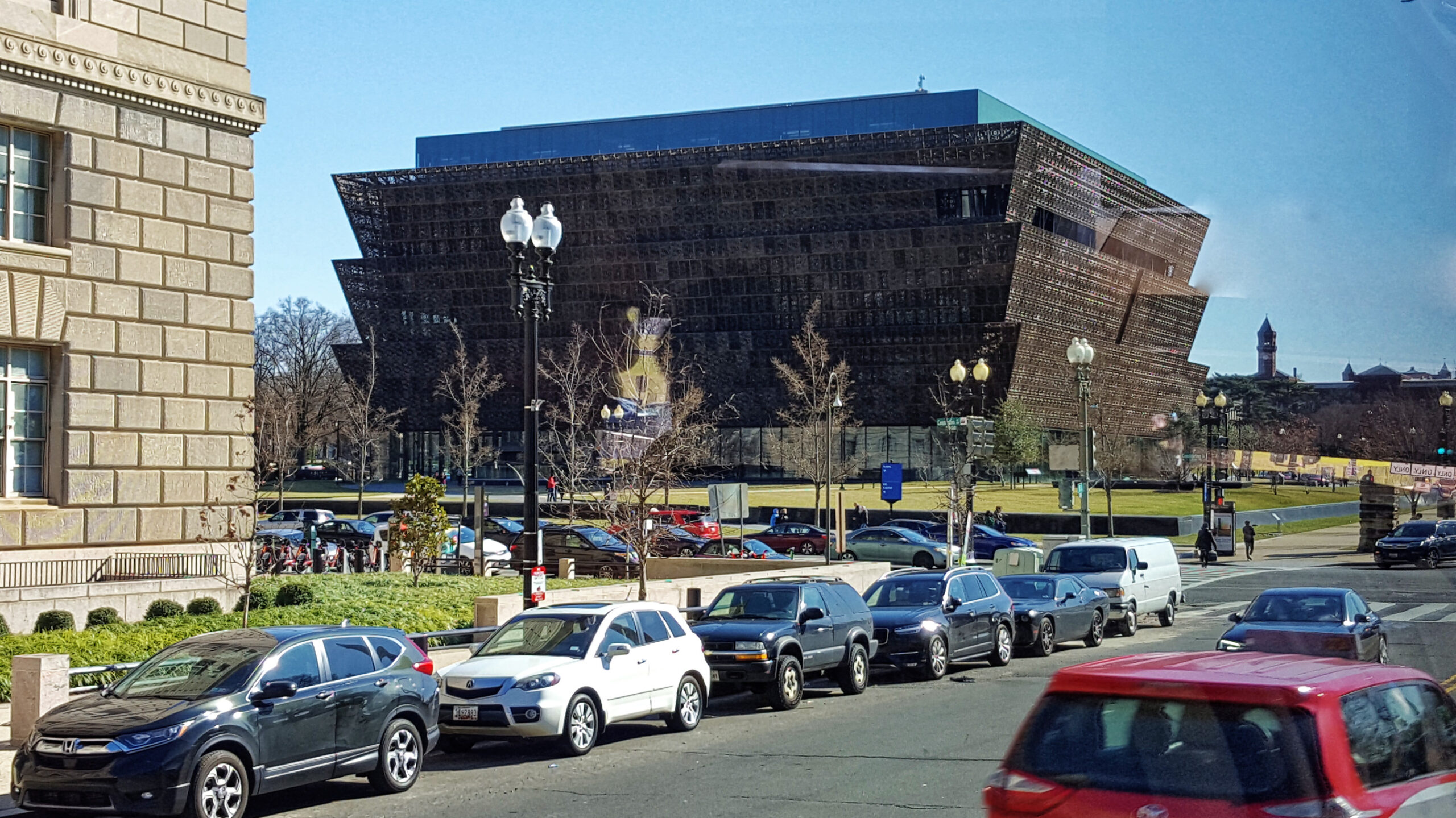 The National Museum of African American History and Culture in Washington, D.C. Photo: Burkhard Mücke, CC BY-SA 4.0, via Wikimedia Commons.